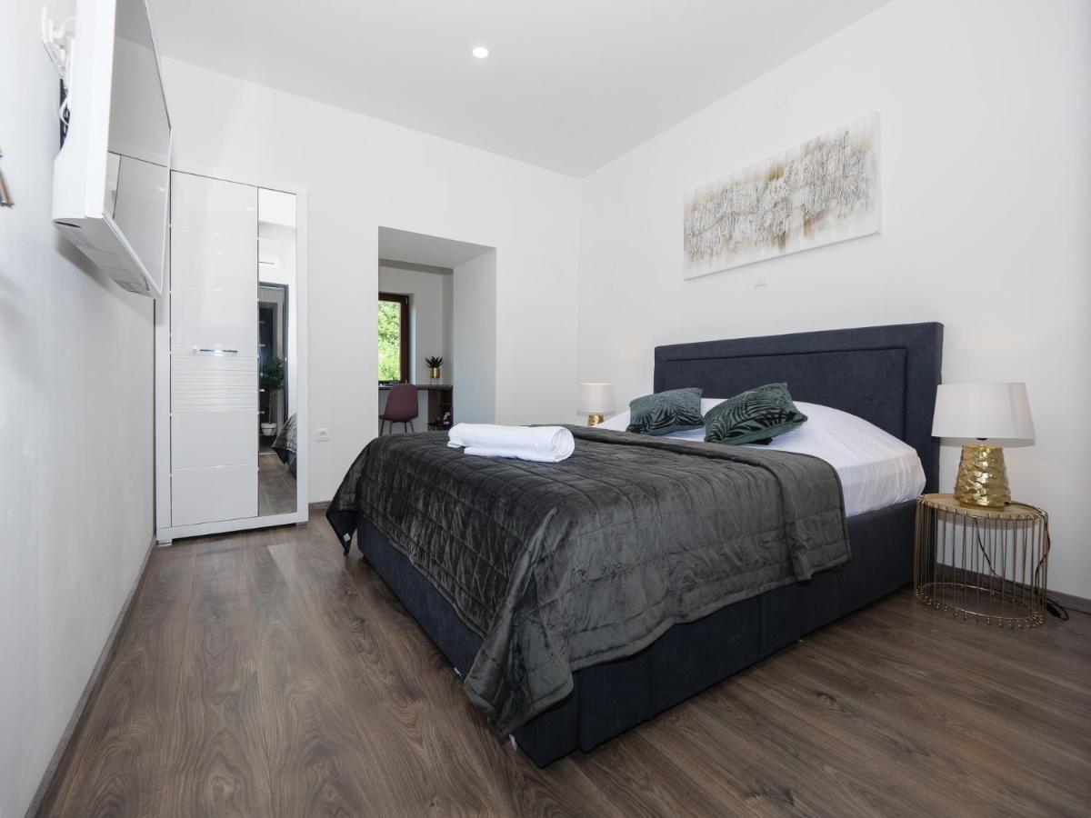 Arena Delight Studio Apartments Pula Exterior foto