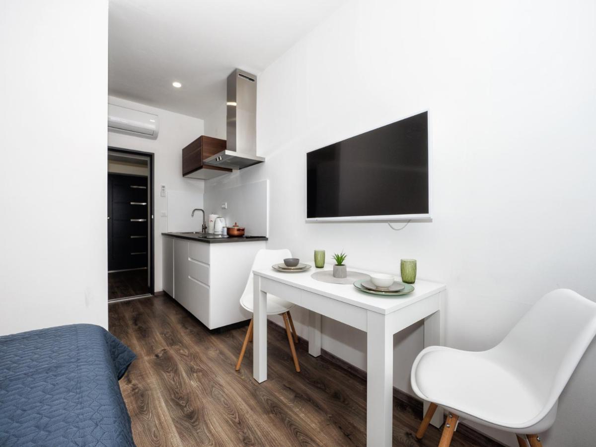 Arena Delight Studio Apartments Pula Exterior foto